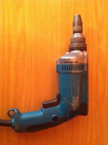 MAKITA ELECTRIC SCREWDRIVER (*** PRICE REDUCED ***)